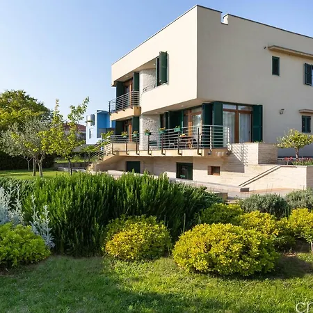 Villa Super Luxuriose Directly On The Sea Kožino
