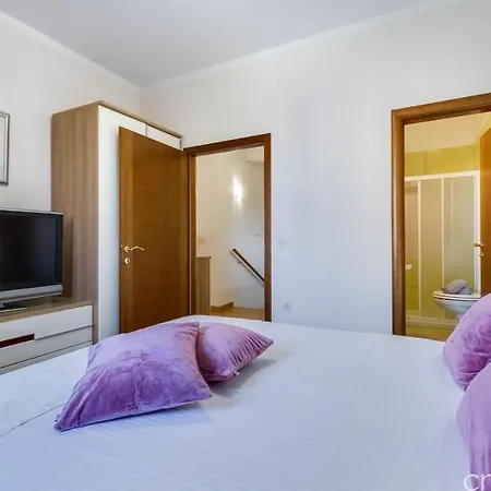Villa Super Luxuriose Directly On The Sea Kožino