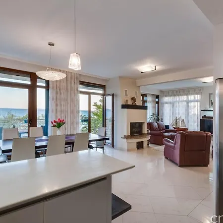 Villa Super Luxuriose Directly On The Sea *
